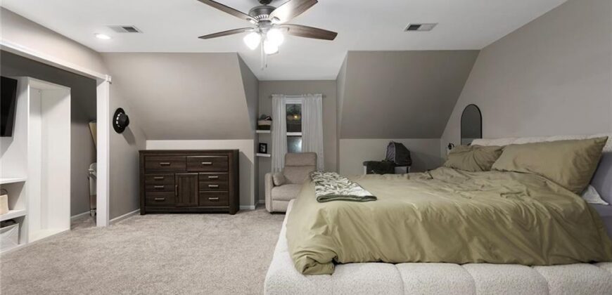 6902 Michael Lane, Pleasant Valley, MO 64068