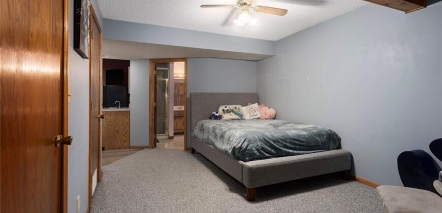 6902 Michael Lane, Pleasant Valley, MO 64068
