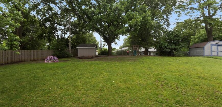 6902 Michael Lane, Pleasant Valley, MO 64068