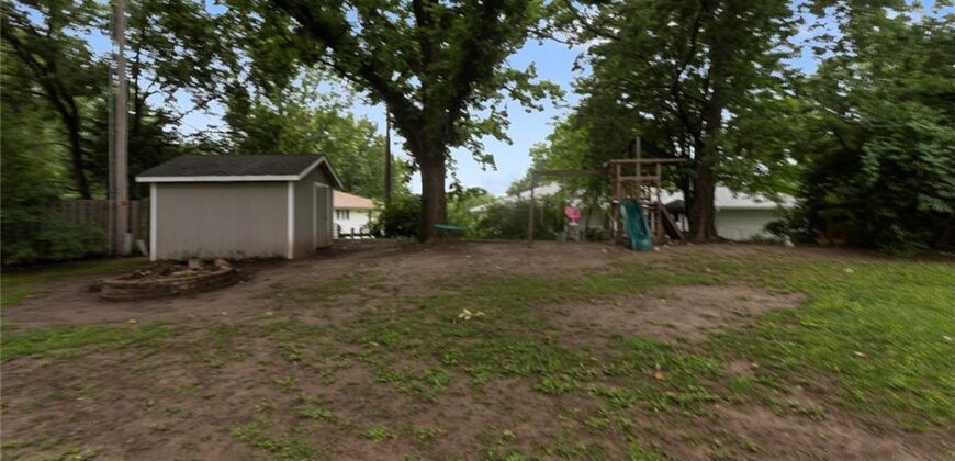 6902 Michael Lane, Pleasant Valley, MO 64068