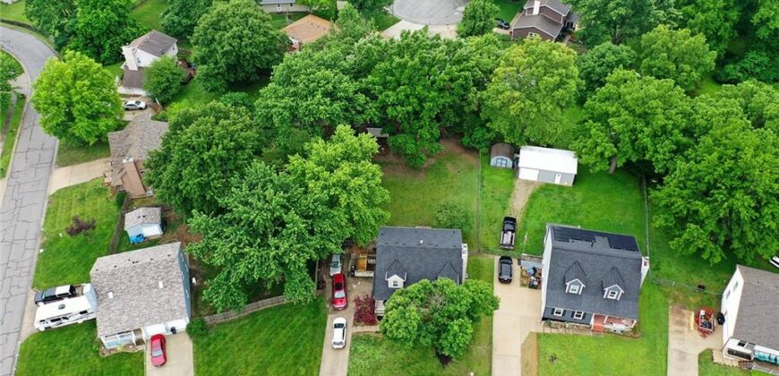 6902 Michael Lane, Pleasant Valley, MO 64068
