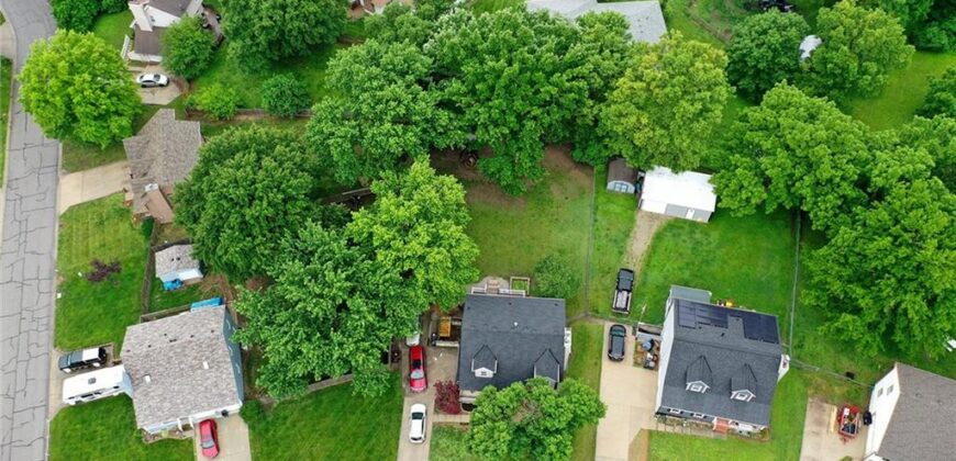 6902 Michael Lane, Pleasant Valley, MO 64068