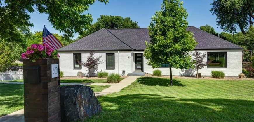 30 NE Normandy Lane, Kansas City, MO 64116