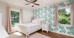30 NE Normandy Lane, Kansas City, MO 64116
