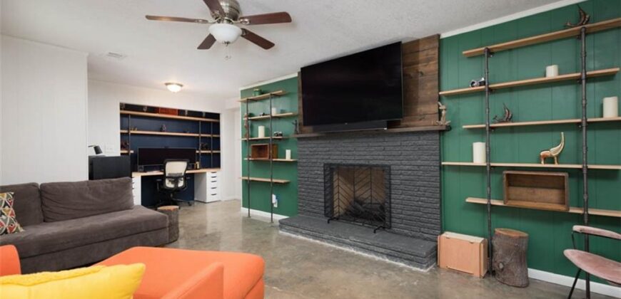 30 NE Normandy Lane, Kansas City, MO 64116