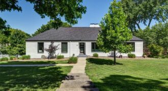 30 NE Normandy Lane, Kansas City, MO 64116