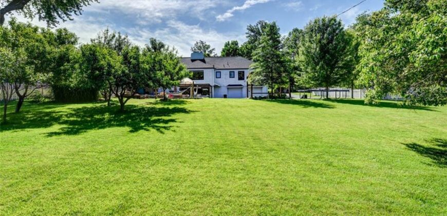 30 NE Normandy Lane, Kansas City, MO 64116