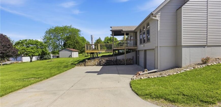 15220 Terra Pulchra Drive, Smithville, MO 64089