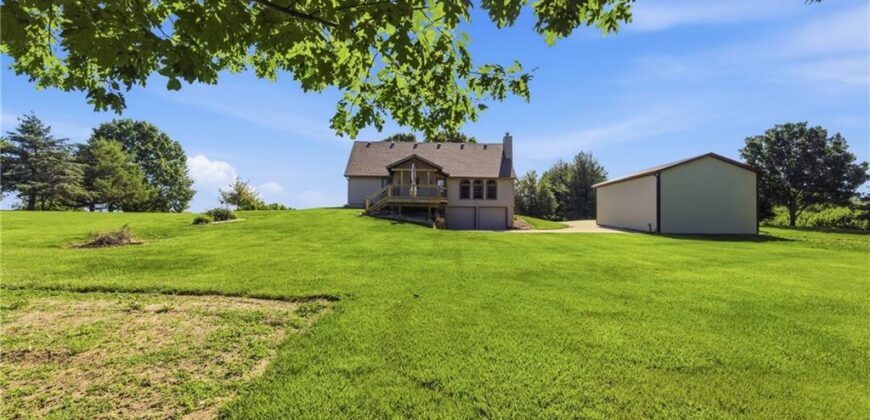 15220 Terra Pulchra Drive, Smithville, MO 64089