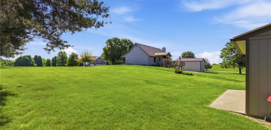 15220 Terra Pulchra Drive, Smithville, MO 64089