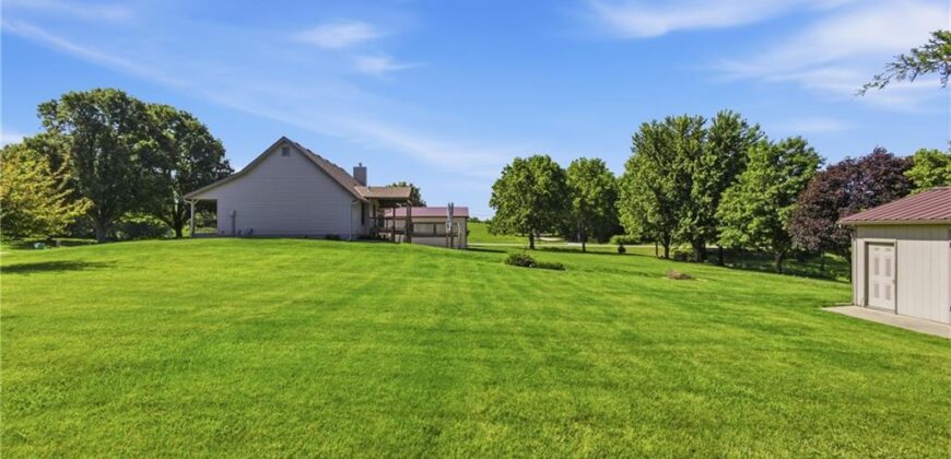 15220 Terra Pulchra Drive, Smithville, MO 64089