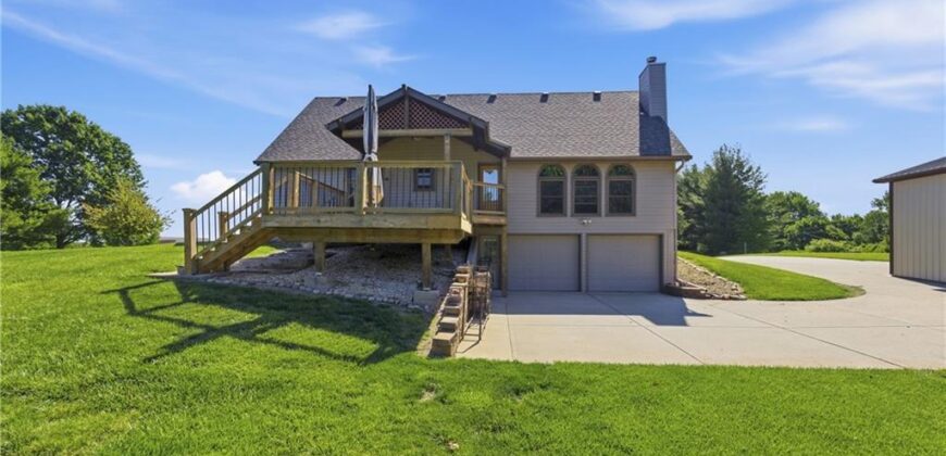 15220 Terra Pulchra Drive, Smithville, MO 64089
