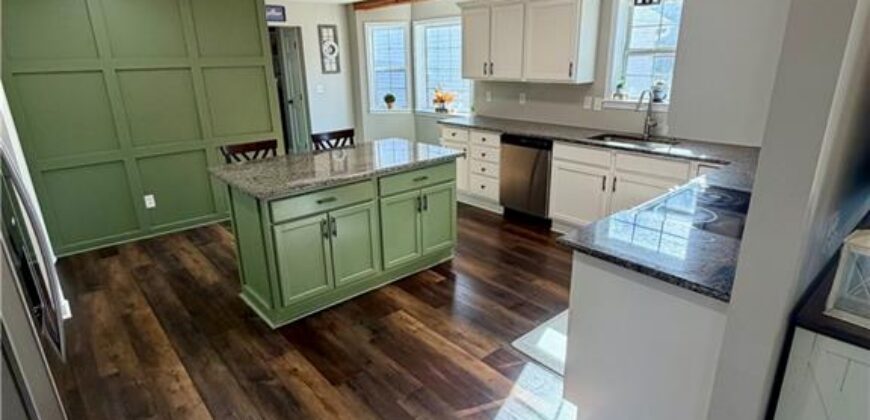 2925 Lowman Road, Smithville, MO 64089