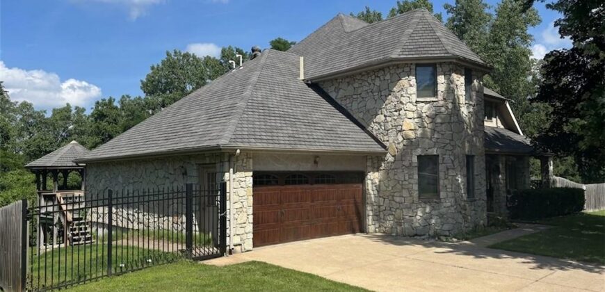 604 NW 64th Street, Kansas City, MO 64118