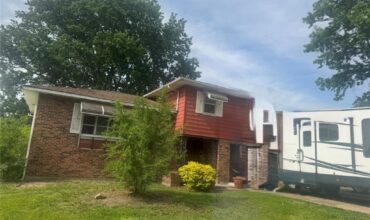 1020 Sunset Strip Street, Excelsior Springs, MO 64024