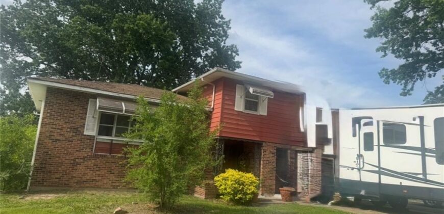 1020 Sunset Strip Street, Excelsior Springs, MO 64024