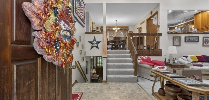 5103 NW Old Trail Road, Kansas City, MO 64151
