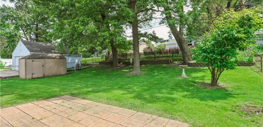 607 NE 67th Place, Gladstone, MO 64118