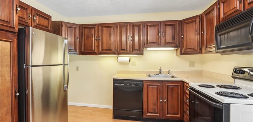 607 NE 67th Place, Gladstone, MO 64118