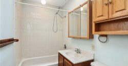 607 NE 67th Place, Gladstone, MO 64118