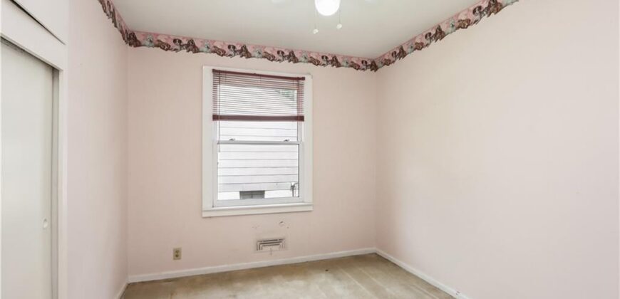 607 NE 67th Place, Gladstone, MO 64118