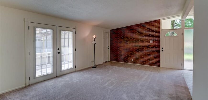 1303 NE 66th Street, Gladstone, MO 64118