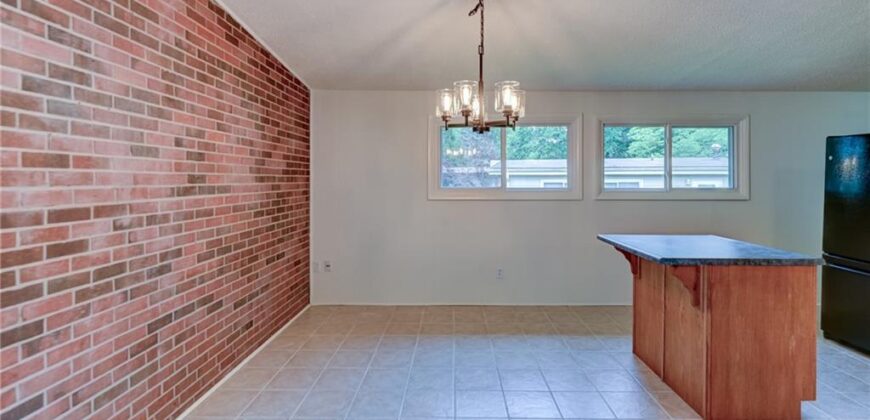 1303 NE 66th Street, Gladstone, MO 64118