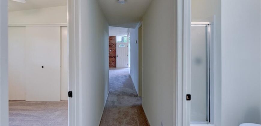 1303 NE 66th Street, Gladstone, MO 64118