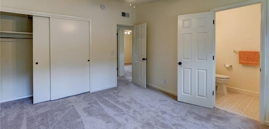 1303 NE 66th Street, Gladstone, MO 64118