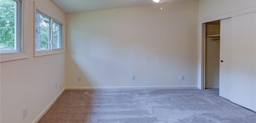 1303 NE 66th Street, Gladstone, MO 64118