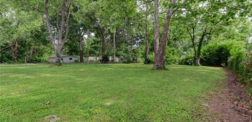 1303 NE 66th Street, Gladstone, MO 64118