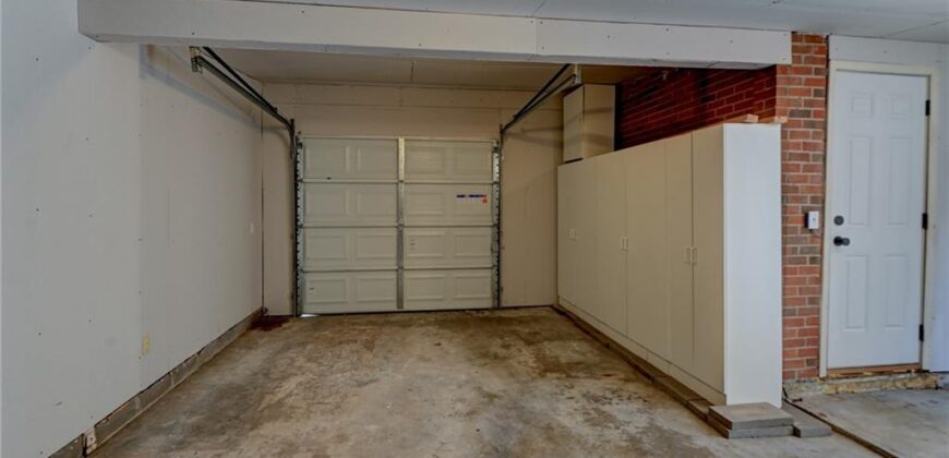 1303 NE 66th Street, Gladstone, MO 64118