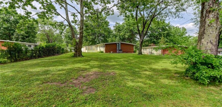 1303 NE 66th Street, Gladstone, MO 64118