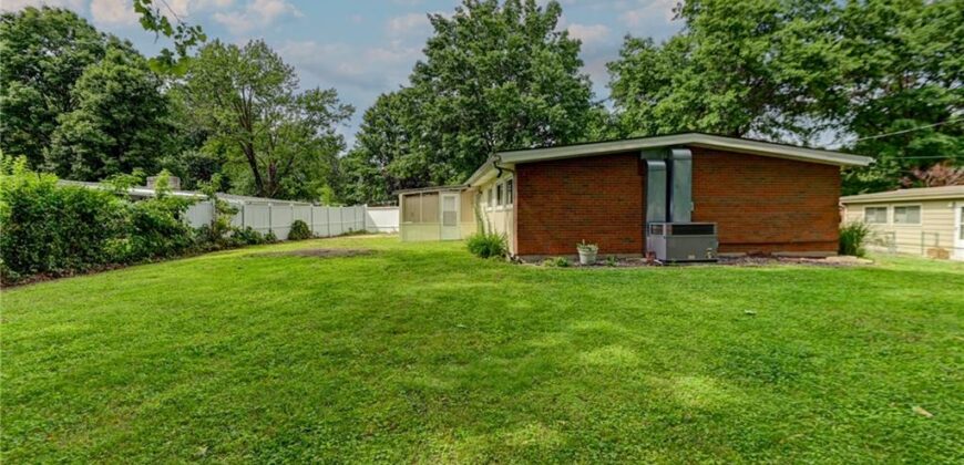 1303 NE 66th Street, Gladstone, MO 64118
