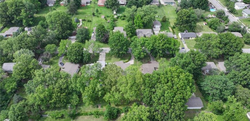 1303 NE 66th Street, Gladstone, MO 64118