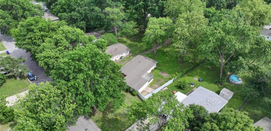 1303 NE 66th Street, Gladstone, MO 64118