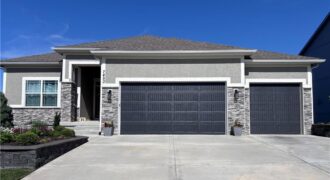 7450 NW Douglas Court, Parkville, MO 64152