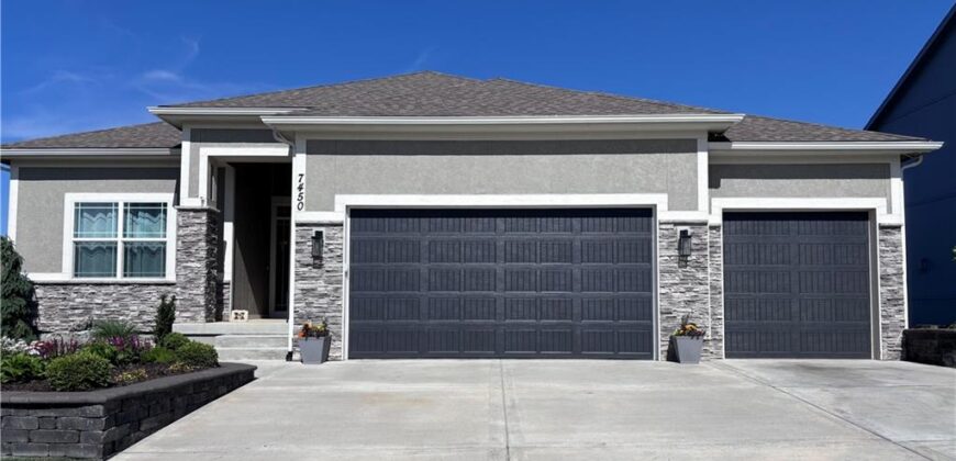7450 NW Douglas Court, Parkville, MO 64152