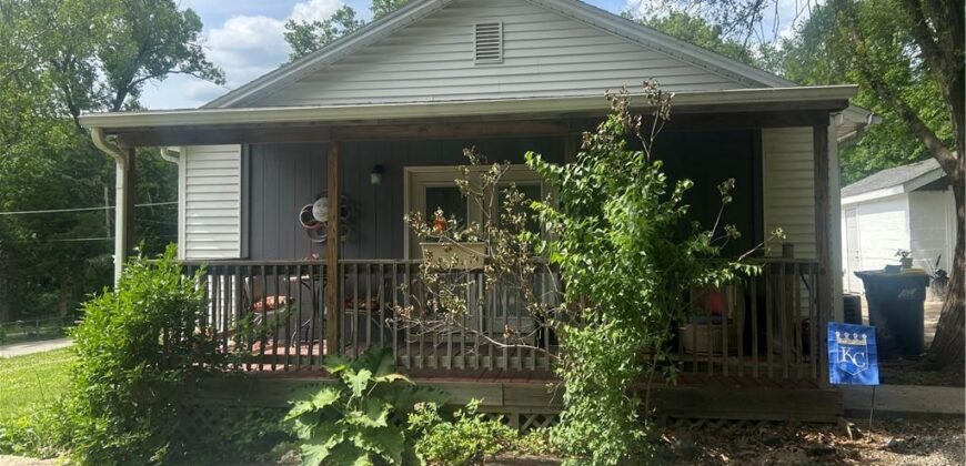 5507 NW Venetian Drive, Houston Lake, MO 64151