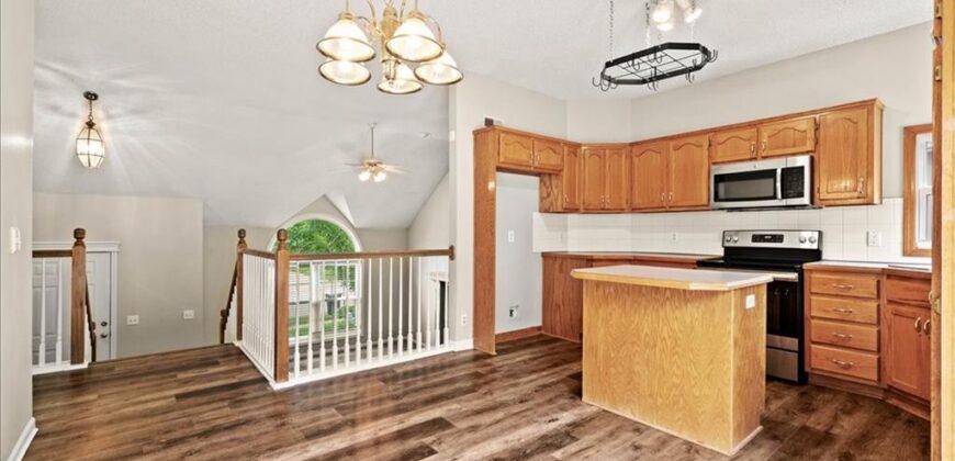 11027 N Mckinley Avenue, Kansas City, MO 64157