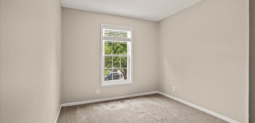 11027 N Mckinley Avenue, Kansas City, MO 64157