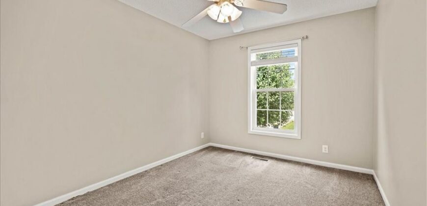 11027 N Mckinley Avenue, Kansas City, MO 64157