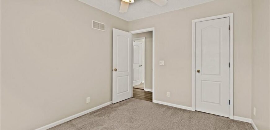 11027 N Mckinley Avenue, Kansas City, MO 64157