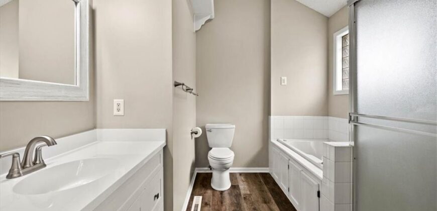 11027 N Mckinley Avenue, Kansas City, MO 64157