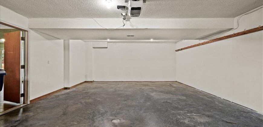11027 N Mckinley Avenue, Kansas City, MO 64157