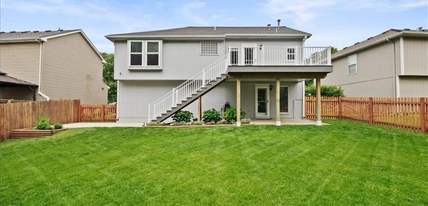 11027 N Mckinley Avenue, Kansas City, MO 64157