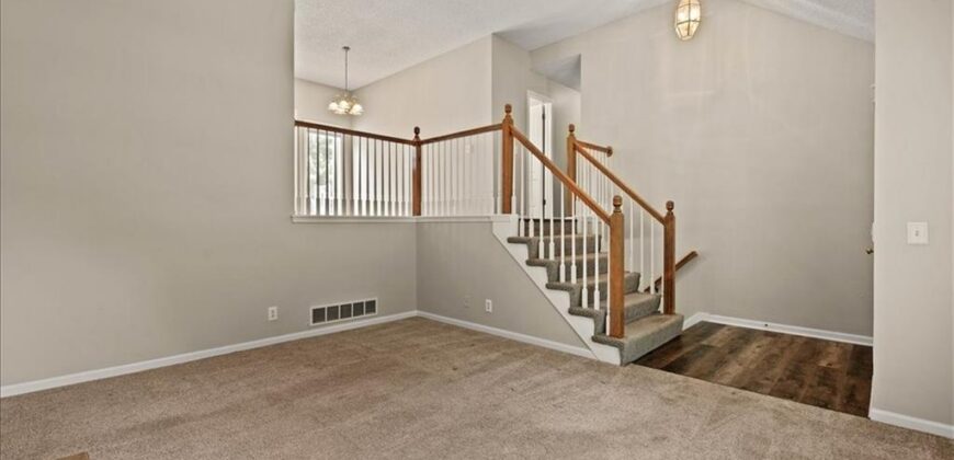 11027 N Mckinley Avenue, Kansas City, MO 64157