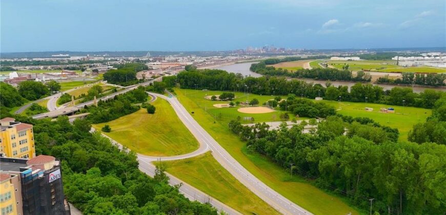 3800 N Mulberry Drive, Kansas City, MO 64116