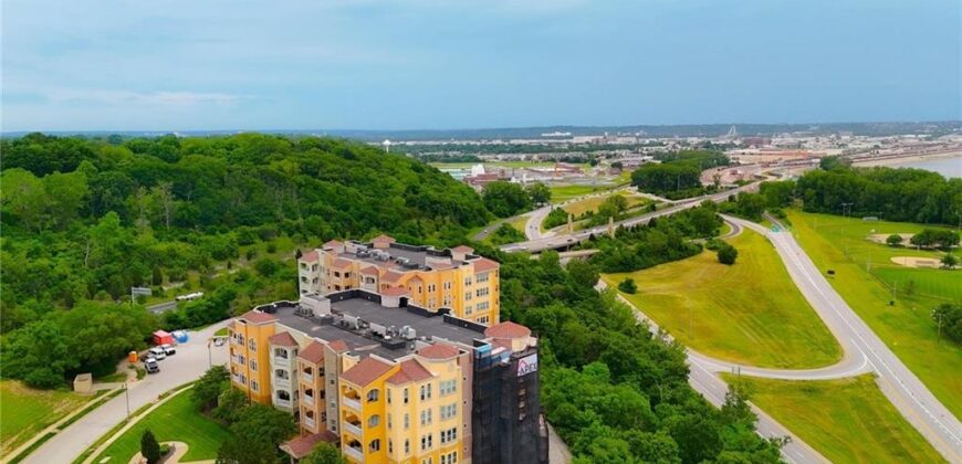 3800 N Mulberry Drive, Kansas City, MO 64116