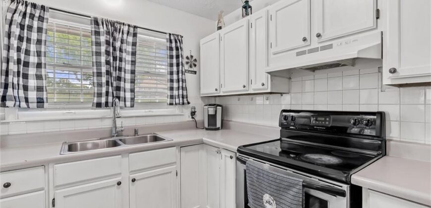 209 Augustus Drive, Excelsior Springs, MO 64024